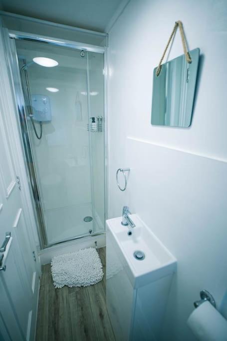 The Beach Suite - Top Floor With Easy Invest Lowestoft Eksteriør bilde