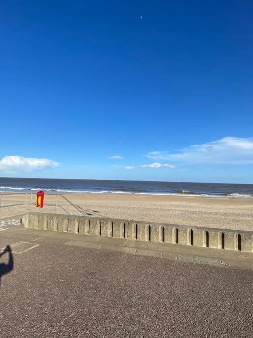 The Beach Suite - Top Floor With Easy Invest Lowestoft Eksteriør bilde